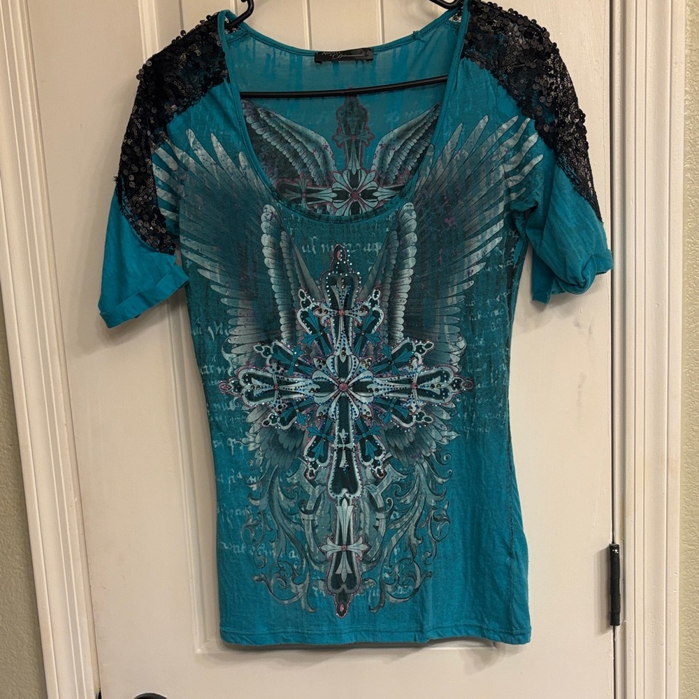 Angels & Diamonds Turquoise and Black Wing Design Tee